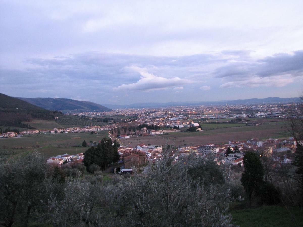 Borgo Della Rocca Bed & Breakfast Montemurlo Exterior photo